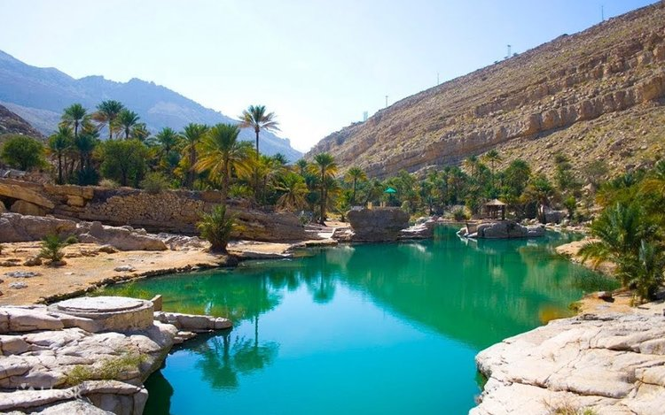 Places to visit in Fujairah with Hajar Mountains and coastline